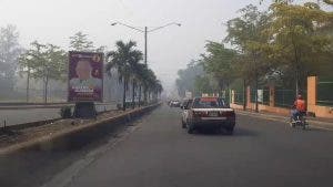 Humareda por incendio en Duquesa afecta SDN y DN