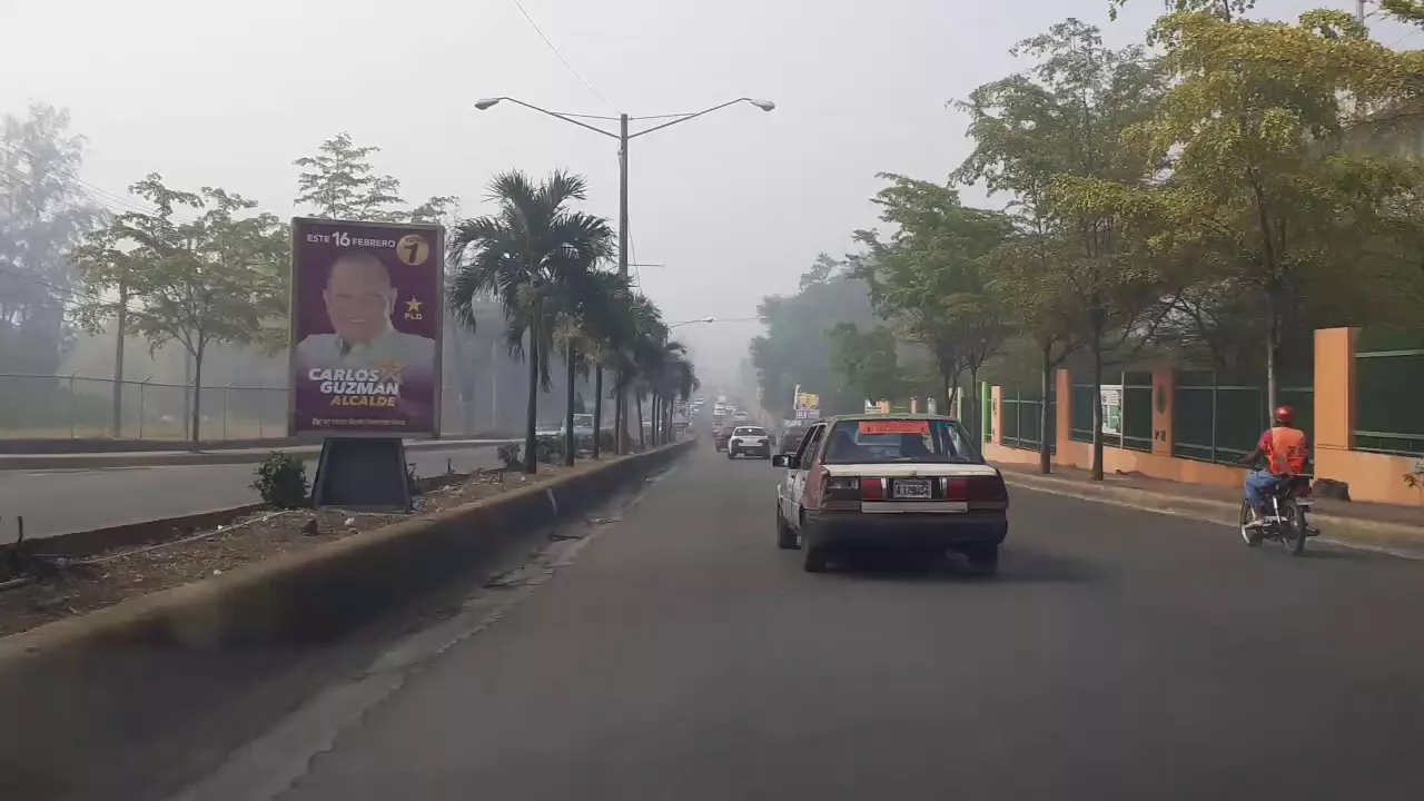 Santo Domingo Norte amanece cubierto por humareda debido a incendio en Duquesa 