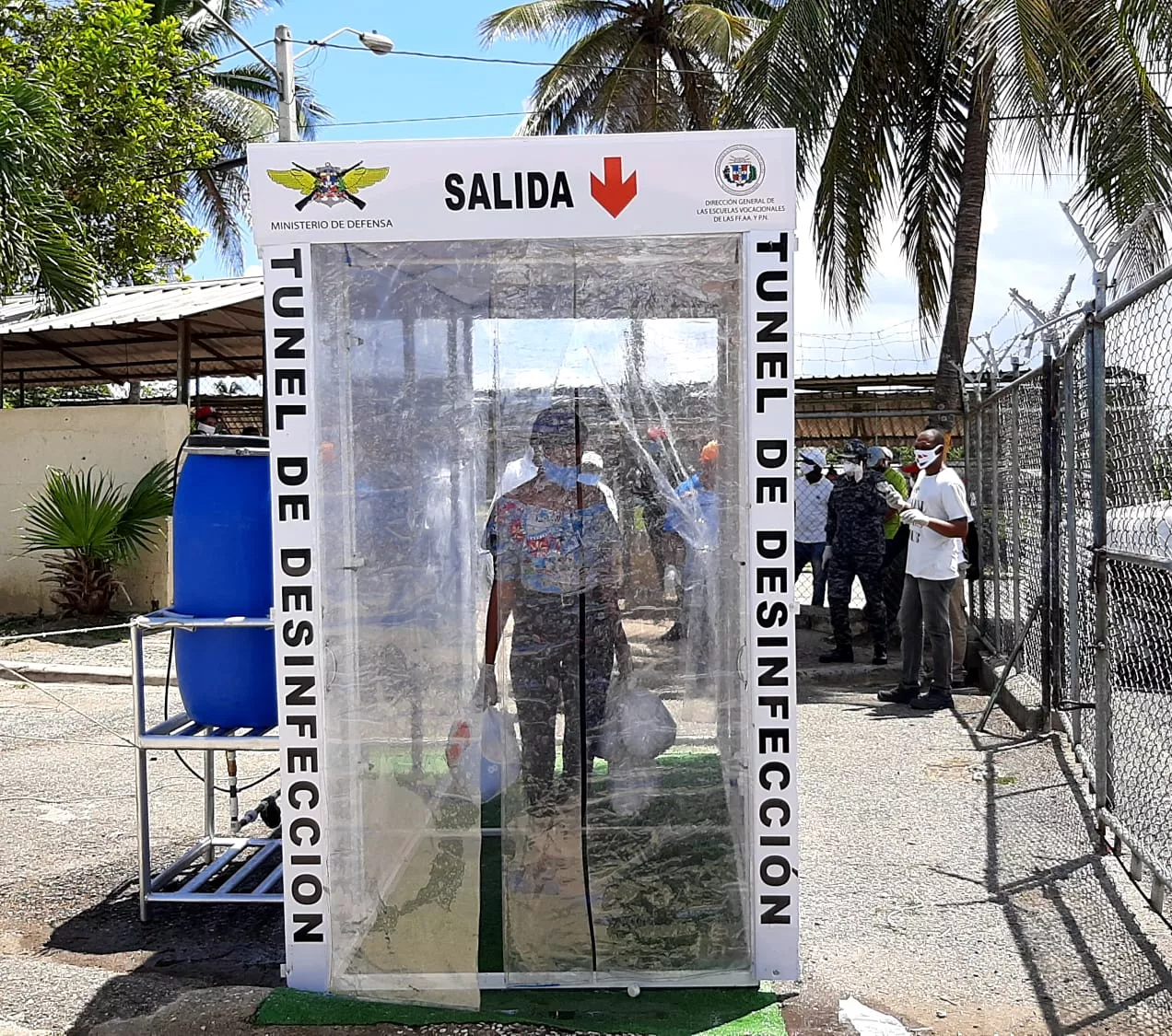 Instalan un túnel de desinfección en cárcel La Victoria