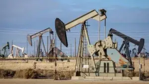 El precio del petróleo se desploma y se cotiza por debajo de cero por primera vez en la historia