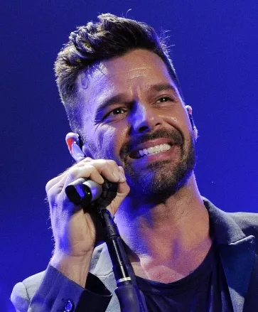 Ricky Martin envía equipos de protección a  Dominicana