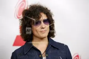 Bunbury: No voy a hacer conciertos con el público en un auto