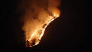 Incendio afectó montaña de Constanza, próximo a monumento del Divino Niño