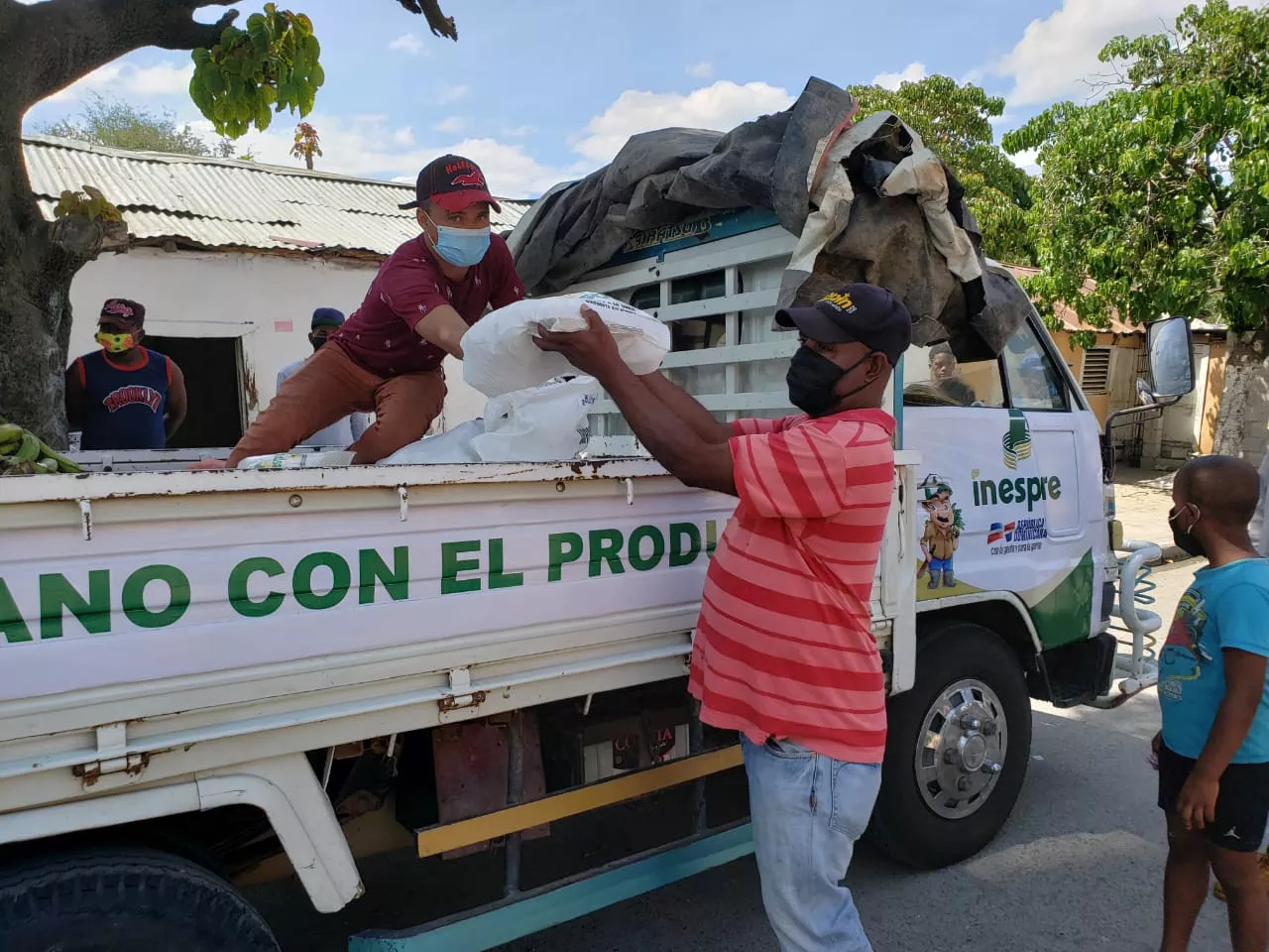 Inespre inicia programa de Bodegas Móviles en San Juan 