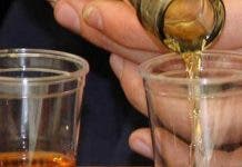 Fallecimientos por consumo de alcohol adulterado suben a 64