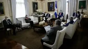 Presidente Medina evalúa medidas implementadas contra COVID-19