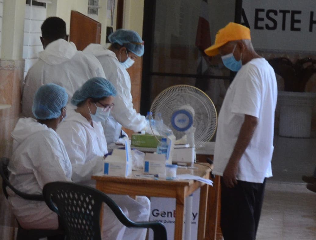 Presidenta Sociedad Neumología reporta personas contagiadas de Covid tras vacunarse