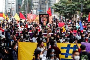 Nueva jornada de protestas en Brasil caldea el ambiente durante la pandemia