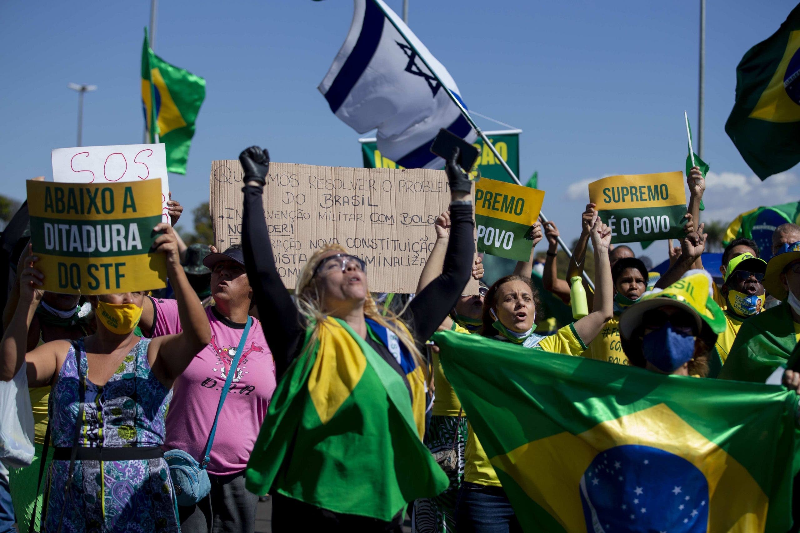 Bolsonaristas vuelven a pedir “golpe” en día de protestas contra Bolsonaro