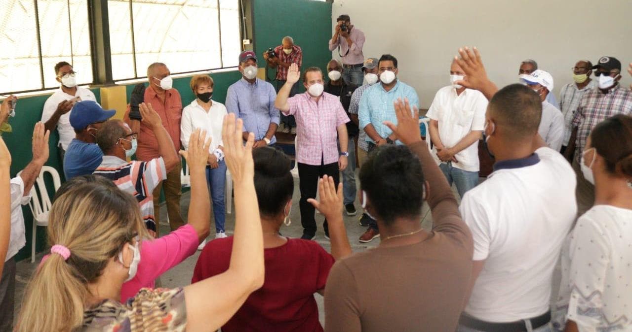 Paliza juramenta decenas de personas en San Cristóbal