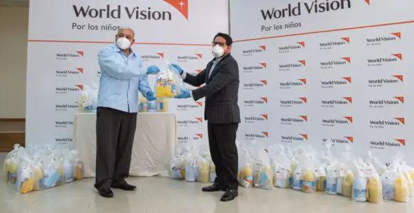World Vision y el MINERD colaboran para llevar kits de higiene a las comunidades