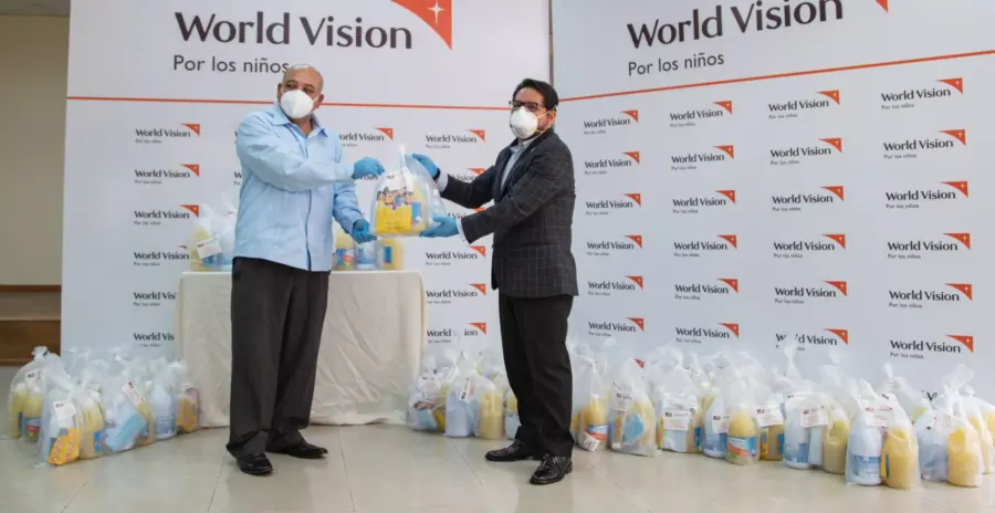 World Vision y el MINERD colaboran para llevar kits de higiene a las comunidades