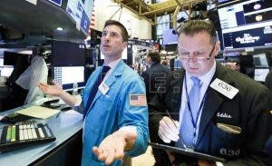 Wall Street abre mixto y el Dow sube 0,47% por las reaperturas y pese a las protestas