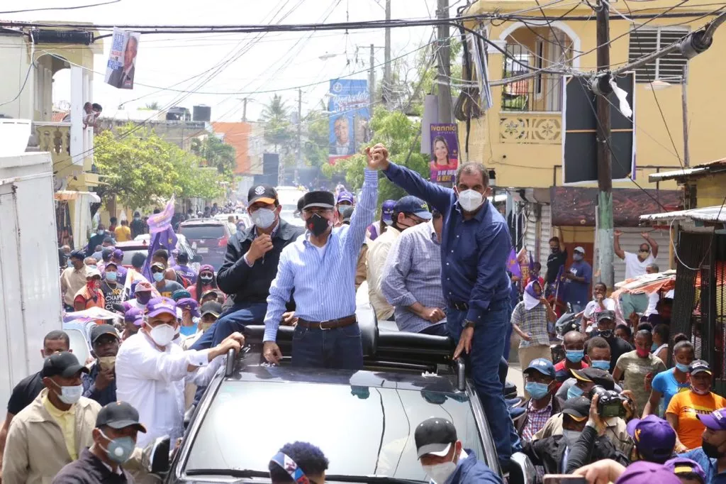 Danilo Medina encabeza caravana en Puerto Plata en apoyo a candidatos PLD