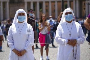 El papa aconseja seguir normas para contener al coronavirus