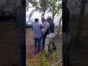 Coronel es desarmado y arrestado tras enfrentar general por terrenos del CEA