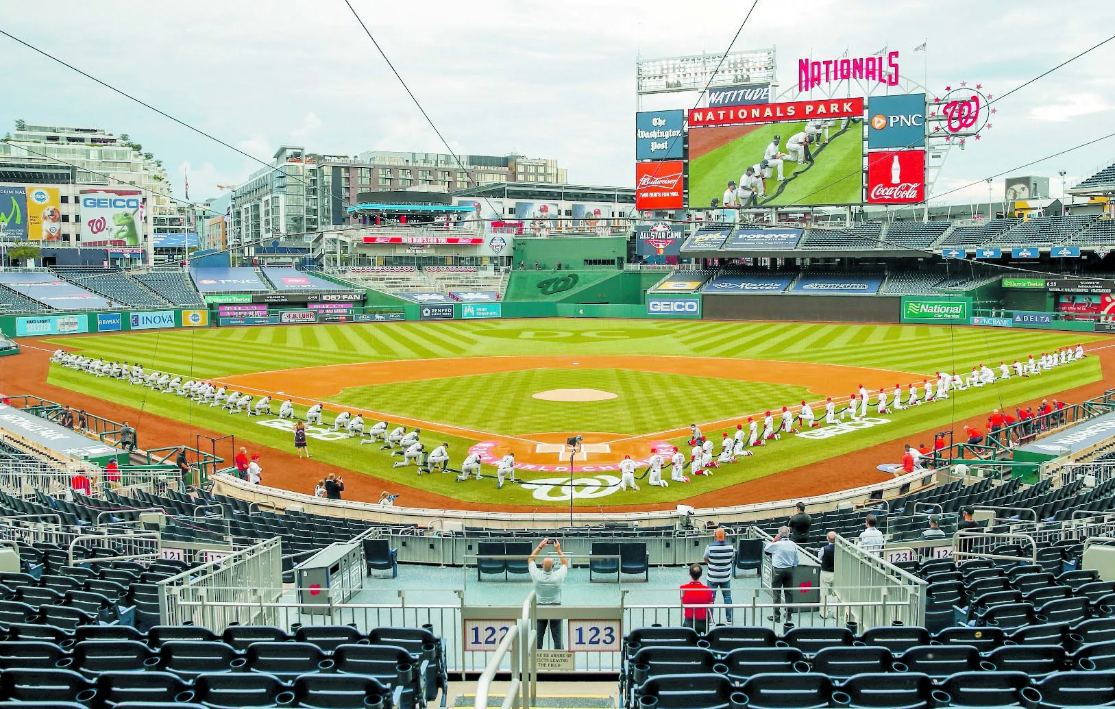 MLB abre campaña sin saber si llegará al final