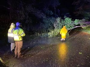 Tormenta Isaías deja sin luz a miles de puertorriqueños en medio de la pandemia