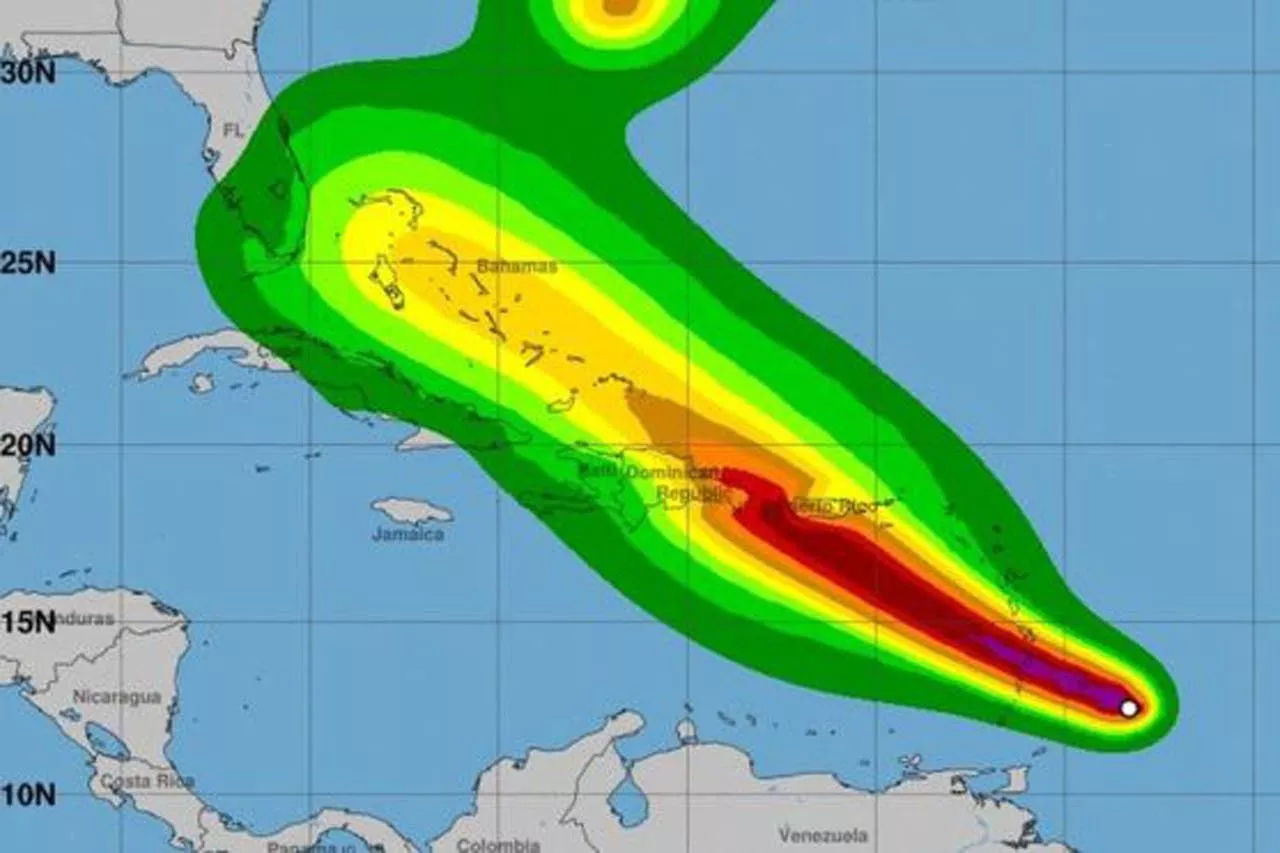 Puerto Rico declara estado emergencia por paso cercano de onda tropical