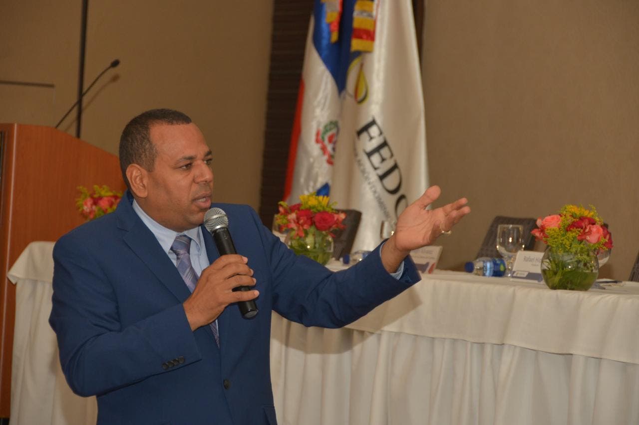 Presidente FEDOMU llama alcaldes solidarizarse con comunidades afectadas por Isaías