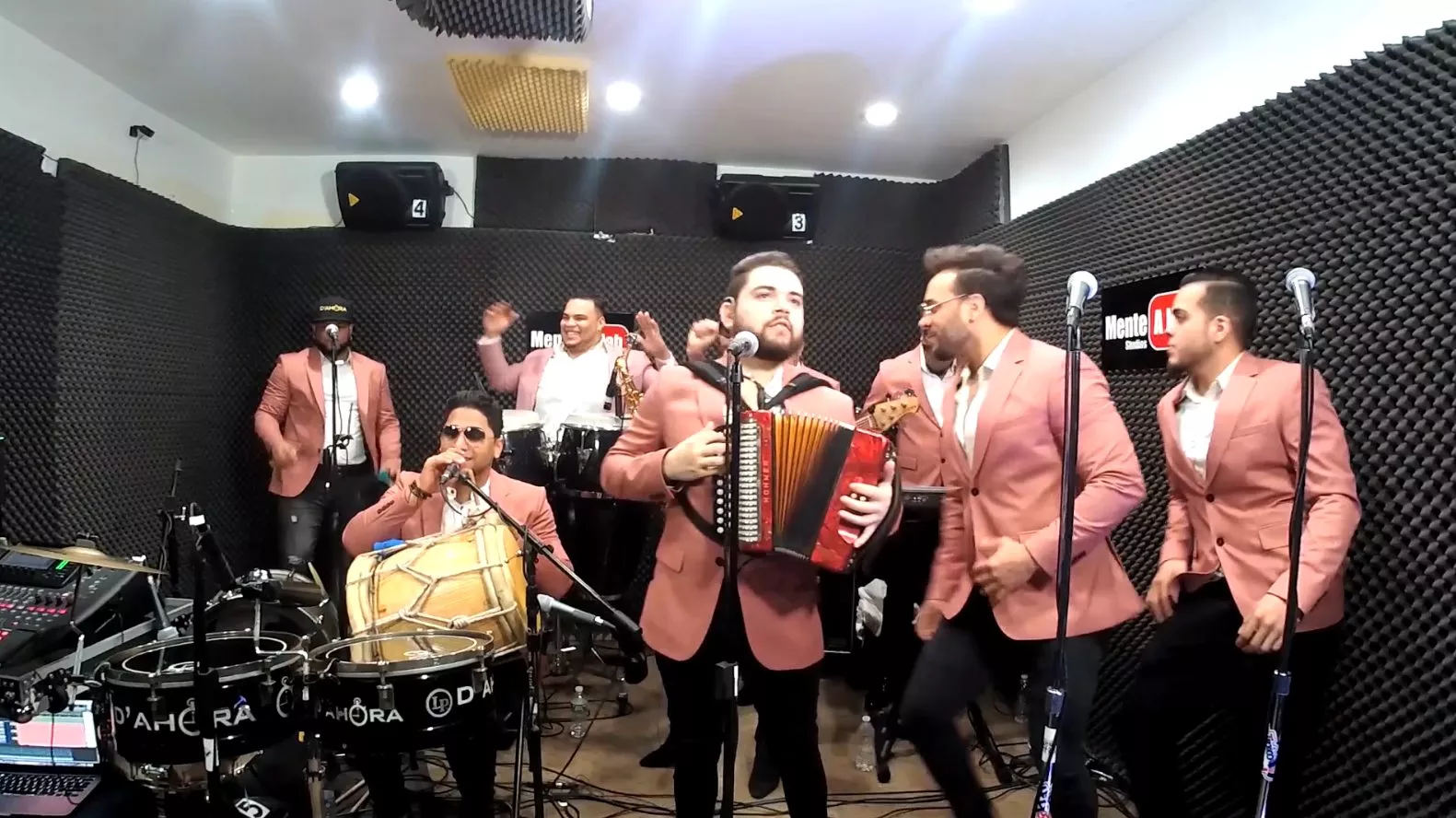 Grupo Tipico