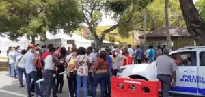 Ambiente tenso en los alrededores de la Junta Electoral del Distrito