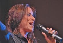 La cantante puertorriqueña Melina León revela que tiene COVID-19