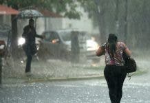 Aguaceros, tronadas y poca humedad; Beryl se aleja de RD