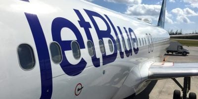 Avión de JetBlue con destino a NY aterrizó en el AILA tras calentamiento en el motor