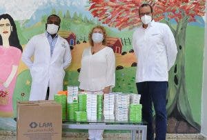 Laboratorios LAM dona fármacos al Hospital Padre Billini