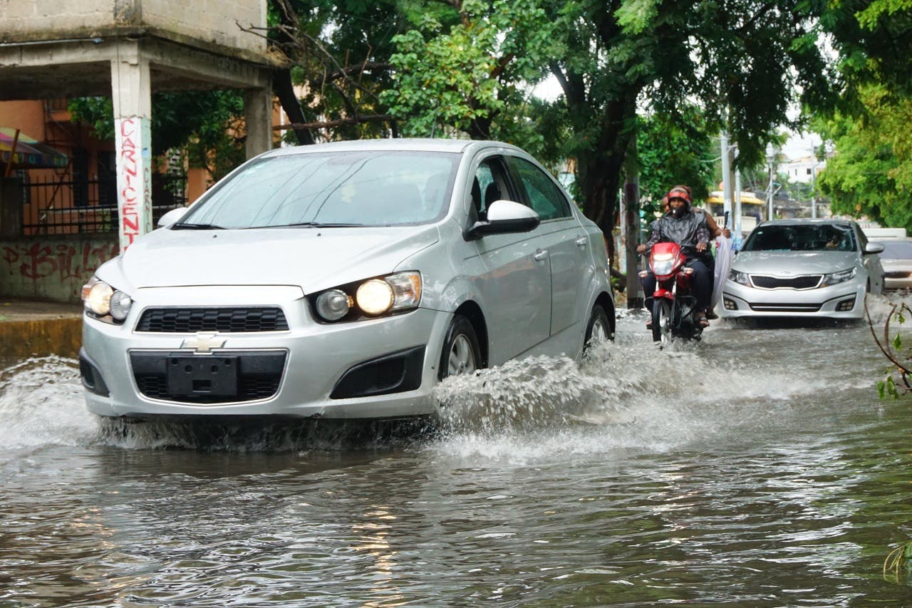 COE mantiene 21 provincias bajo alerta por lluvias