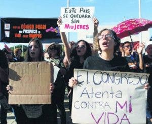 Esto opina la Sociedad de Pediatría sobre tres causales