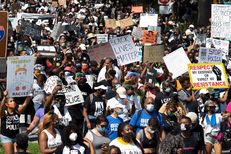 Cientos protestan en EEUU contra el racismo al grito de 