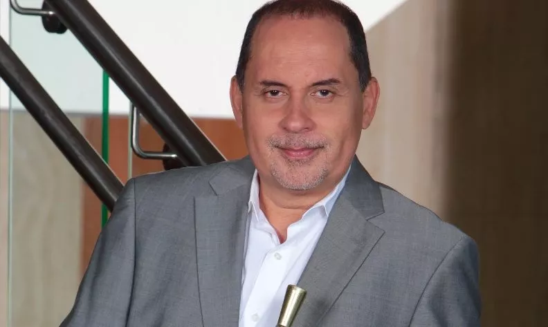 18_Espectáculos_27_4,p01