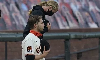 Austin Slater, Alyssa Nakken