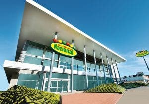 Supermercados Nacional facilita compras a clientes