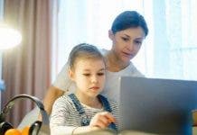Expertos exhortan a padres vigilar educación  virtual