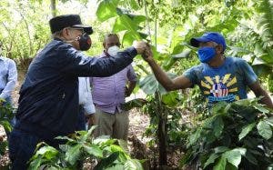 Danilo Medina visita proyectos agroforestales