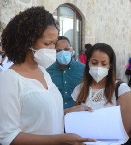 Médicos solicitan agilización exequátur