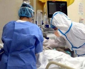 Hospitales públicos habilitan 263 nuevas camas para afectados de COVID-19