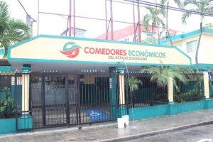 Presidente Abinader destituye a 30 funcionarios de los Comedores Económicos