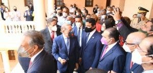 El presidente Medina se despide de los empleados del Palacio