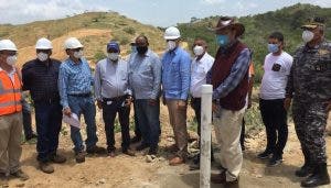 Rafael Salazar visita presa Guayubín