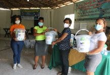 Entregan kits de higiene y alimentación a familias en San Cristóbal