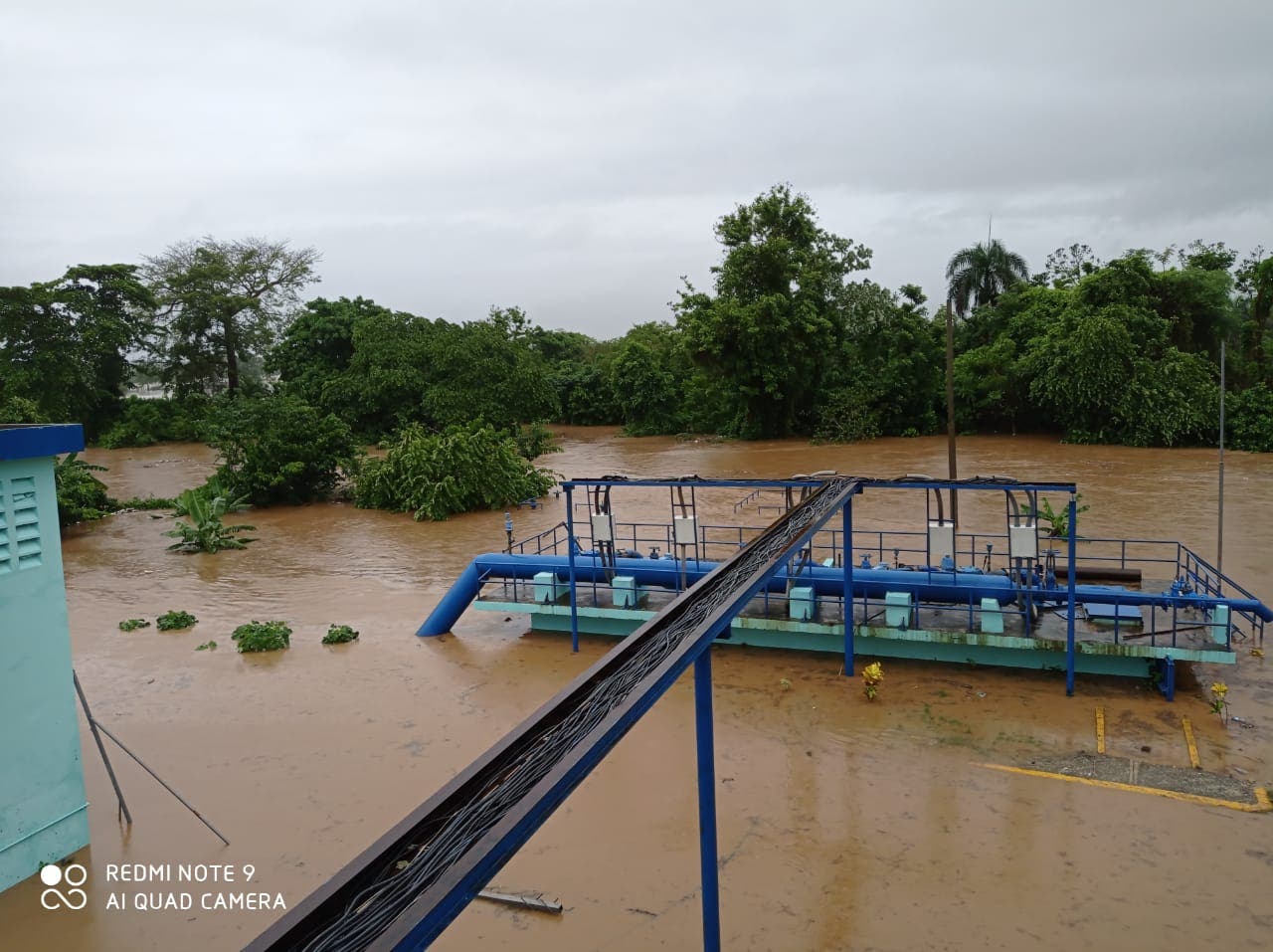 Varios acueductos salen de operación a consecuencia de tormenta Laura