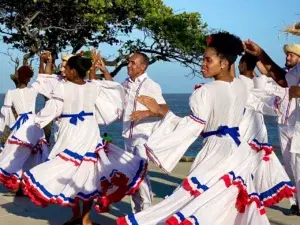 Ballet Folklórico ITSC representa al país en Parada Festival Dominicano de Montreal