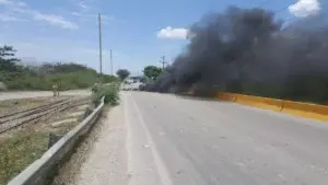 Perremeistas protestan en la comunidad de Pescadería, Barahona