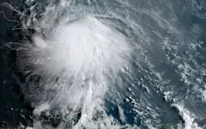 Una niña muere en Haití tras caer árbol sobre su casa por efectos de la tormenta Laura