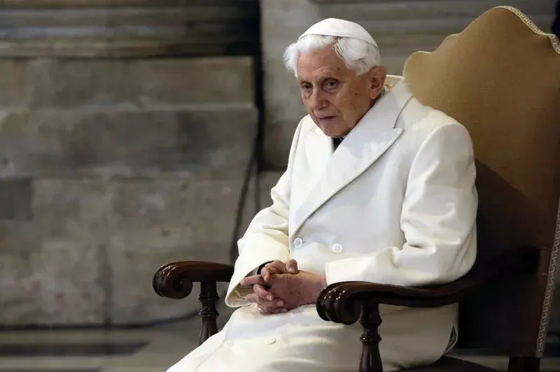 Benedicto XVI pide perdón por los abusos y errores bajo su responsabilidad