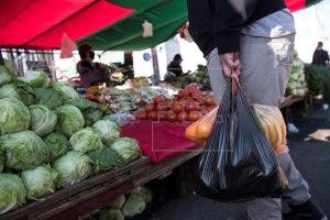 Chile dice adiós a las bolsas plásticas, ningún comercio puede ya entregarlas